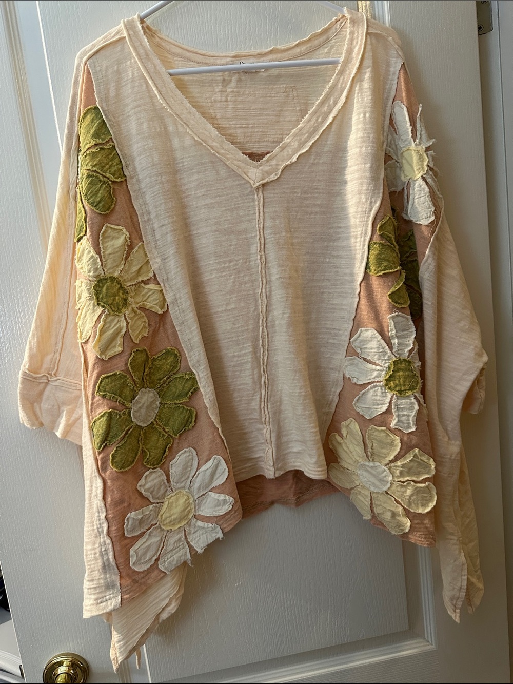 Oli & Hali Cream Floral Appliqué Short Sleeve Top